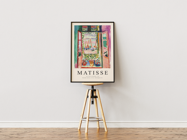 Matisse plakat med åbent vindue, blomster og farverigt havnemotiv fra 1905.