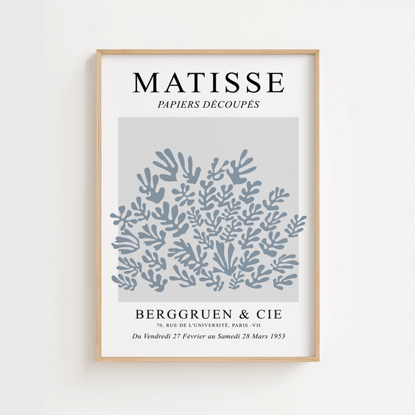 Gråblå Bush plakat inspireret af Matisse. En rolig og organisk kunstplakat i bløde gråblå nuancer – perfekt til skandinavisk indretning.