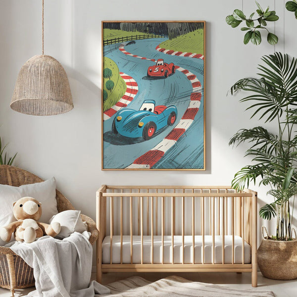 Racerbil børneplakat med farverigt design og et spændende racerløb, ideel til væggen i børneværelset. Perfekt for børn, der elsker biler og fart.
