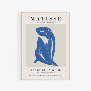 Opdag Blue Women Figure - Matisse Plakat, en elegant og minimalistisk Matisse plakat med stærke blå nuancer og organiske former. Perfekt til moderne indretning.

