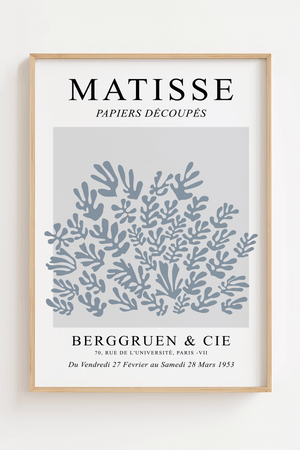 Gråblå Bush plakat inspireret af Matisse. En rolig og organisk kunstplakat i bløde gråblå nuancer – perfekt til skandinavisk indretning.

