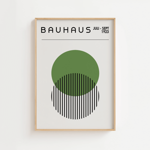 Bauhaus plakat med grøn cirkel og sortstribede former i minimalistisk, geometrisk design.