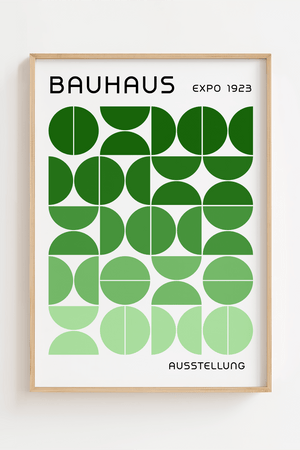 Bauhaus plakat med grønne geometriske cirkler og halvcirkler i et modulært udstillingsdesign inspireret af Bauhaus expo 1923.
