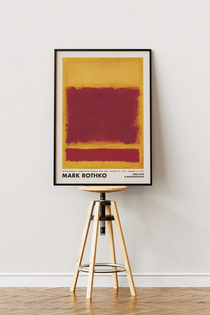 Abstrakt plakat i dybe røde og gyldne farver inspireret af Mark Rothkos farvefelter – perfekt til moderne indretning og kunstneriske billedvægge.
