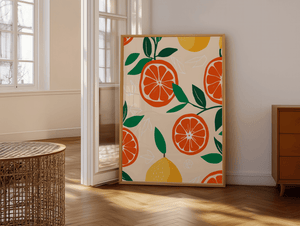 Citrus Fruits plakat med appelsiner, citroner og grønne blade i farverigt grafisk design – moderne køkkenplakat.