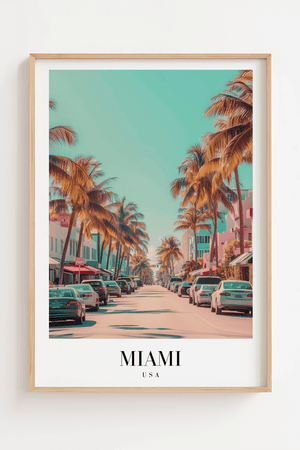 Miami USA byplakat med palmer og art deco bygninger – farverig rejseplakat.