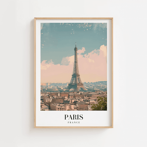 Paris byplakat med Eiffeltårnet og byens tage i bløde farver.