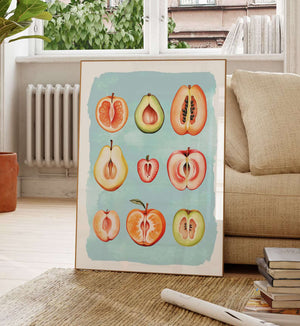 Blå vulva frugt plakat med kunstnerisk og feministisk motiv i moderne farver.