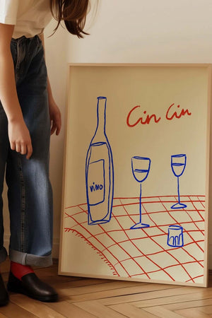 Plakaten trykkes på kvalitetspapir og fås i flere størrelser, så den passer ind i både små og store hjem.