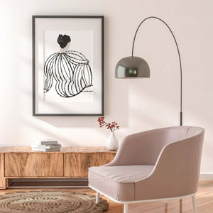 Lagom Lady White plakat med sort-hvidt kunstmotiv af kvinde – minimalistisk nordisk vægkunst i stilfuldt design.