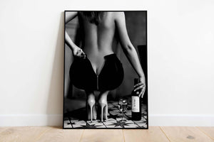 Champagne Glam – Fashion Plakat med luksuriøst design i moderne stil. Perfekt til modeelskere og billedvægge.