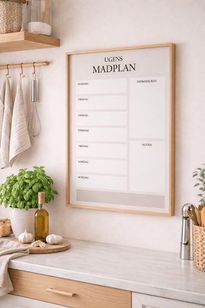 Ugens madplan plakat i beige design med indkøbsliste og noter til køkkenet