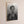 Smoking Icon – Frida Kahlo Plakat i sort-hvid med ikonisk portræt af Frida Kahlo med cigaret. Kunstplakat med stærk attitude til boligindretning
