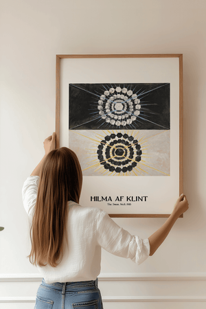 Cosmic Swan plakat – Hilma af Klint abstrakt kunstplakat med symmetriske cirkler og stråler