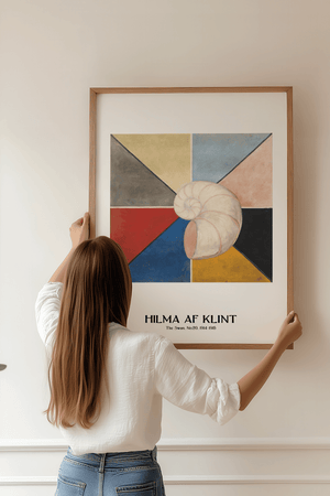 Sacred Shell plakat – Hilma af Klint abstrakt kunstplakat med spiralform og farverige felter