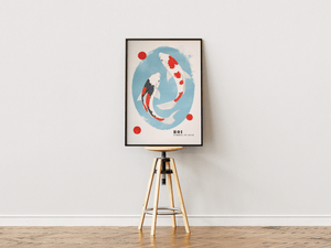 Japansk plakat med to koi fisk i minimalistisk japansk kunststil symbol på held og balance.