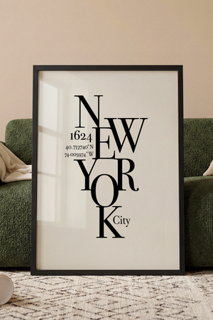 Typografisk New York plakat med sort tekst på lys baggrund