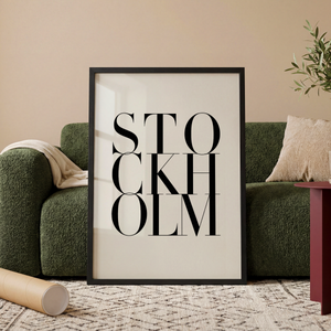 Typografisk Stockholm plakat i sort hvid minimalistisk design
