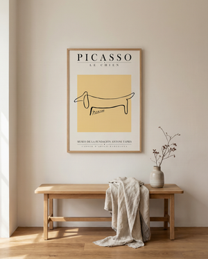 Picasso Le Chien er en farverig og unik plakat, der vil være en fantastisk tilføjelse til enhver indretning. 