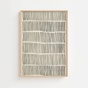 Illustrationsplakat med håndtegnede sorte lodrette linjer på lys baggrund i et minimalistisk og grafisk design.