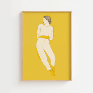 Illustrationsplakat med en stiliseret kvindefigur i lyse nuancer på en kraftig solgul baggrund med et minimalistisk og moderne udtryk.