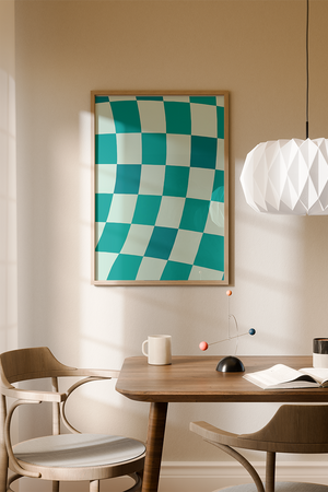 Illustrationsplakat med bølget skakternet mønster i turkise og lyse mintgrønne felter i et moderne grafisk design.