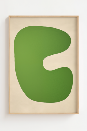 Minimalistisk illustrationsplakat med en stor organisk grøn form på lys beige baggrund i et moderne grafisk design.