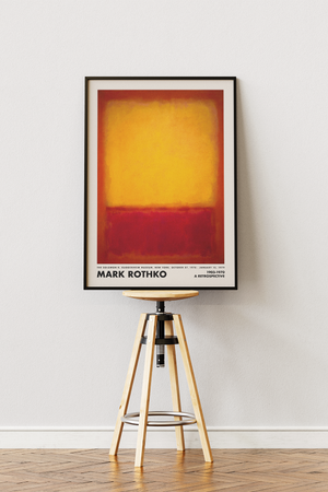 Abstrakt plakat i varme røde og gule farver inspireret af Mark Rothkos farvefelter, perfekt til moderne indretning og billedvægge.