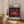 Red Crab – Yayoi Kusama plakat med rød krabbe på blå baggrund og ikoniske prikker – moderne kunstplakat.