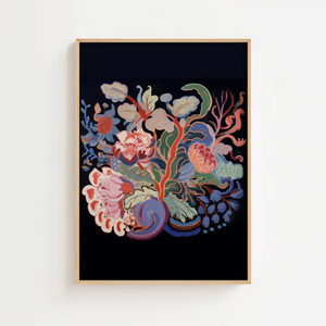 Fantastiske Blomster plakat med farverigt blomsterarrangement på mørk baggrund