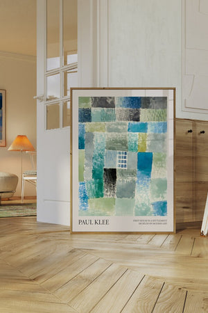 Paul Klee udstillingsplakat – First House in a Settlement, Museum of Modern Art, blå grøn abstrakt kunst