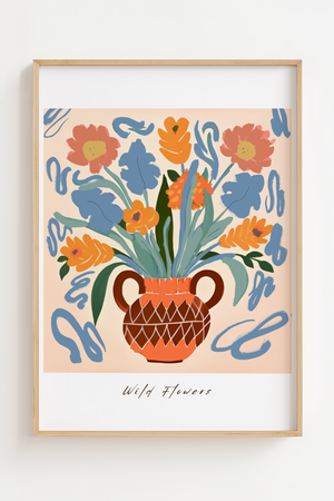 Vilde Blomster plakat med farverig vase og organiske blomster